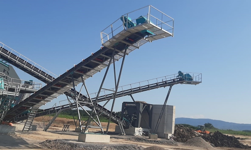 L'installation fixe de criblage et de lavage CONSTMACH d'une capacité de 250 tph est mise en service pour notre client en Serbie