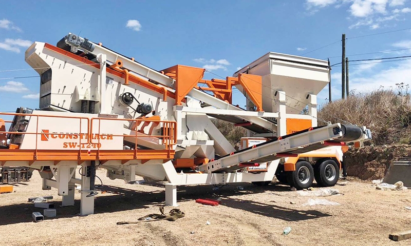 L'installation mobile de criblage et de lavage CONSTMACH SW-1240 est mise en service pour notre client en URUGUAY !