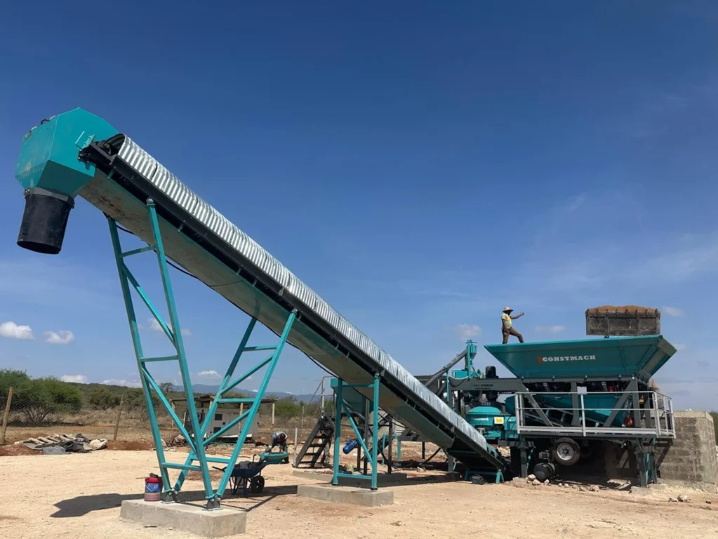 CONSTMACH Mobicom 30 Mobile Concrete Batching Plant Installed in Kenya