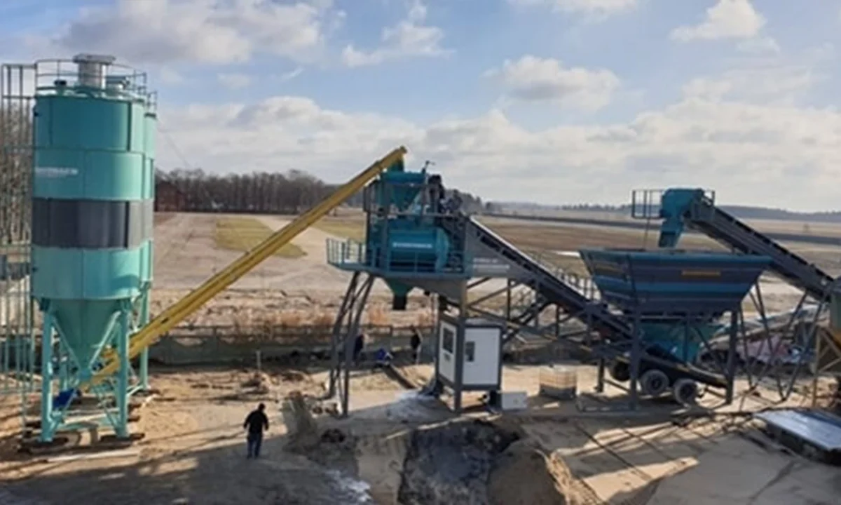 CONSTMACH Mobile 100 Concrete Batching Plant Commissioned in Poland