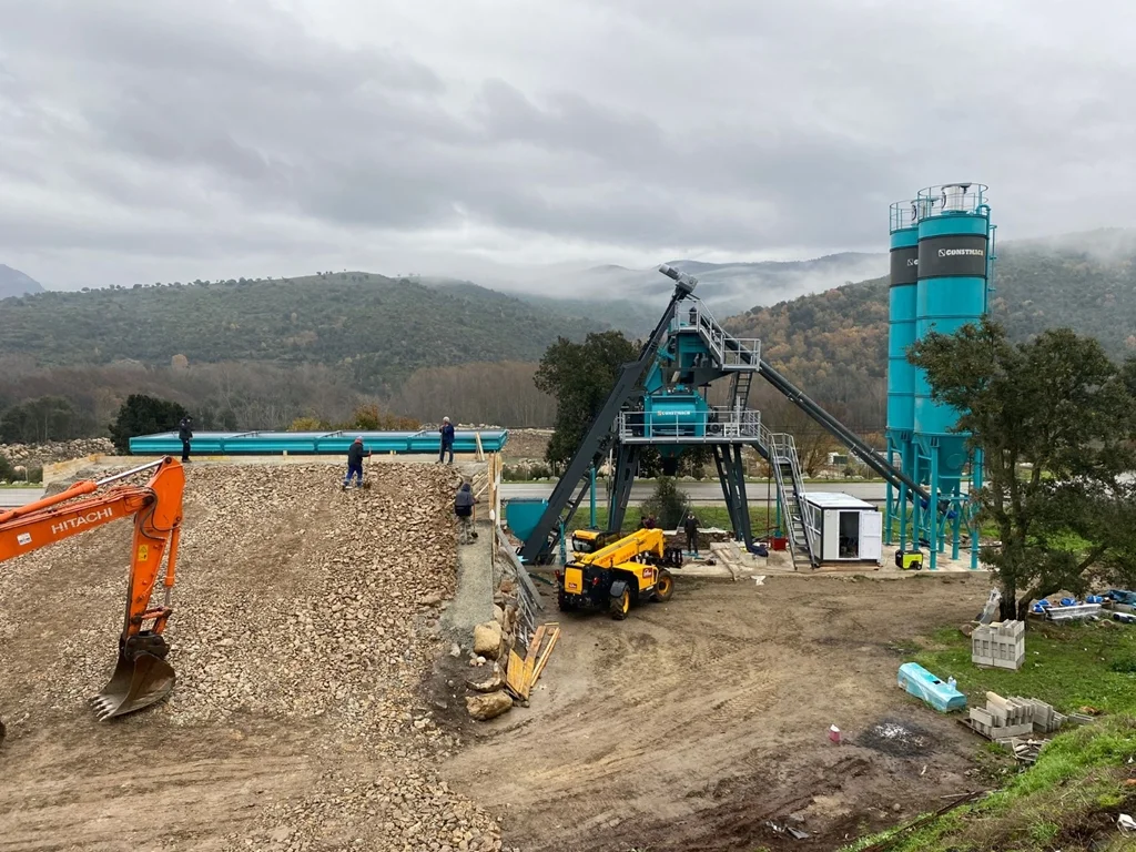 CONSTMACH Compact 100 Concrete Batching Plant Commissioned in France