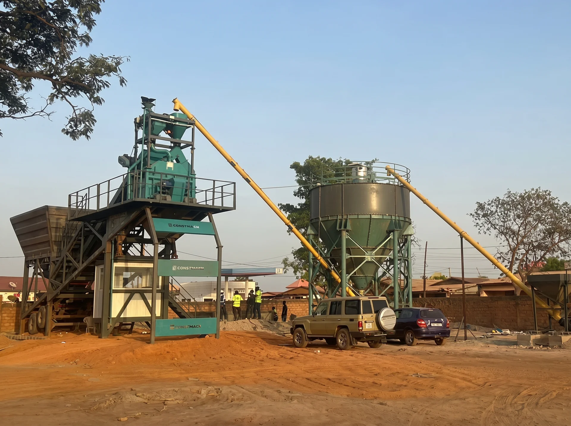 MOBILE 60 / Nass-/Trocken-Betonmischanlage — Guinea Installationsreferenz