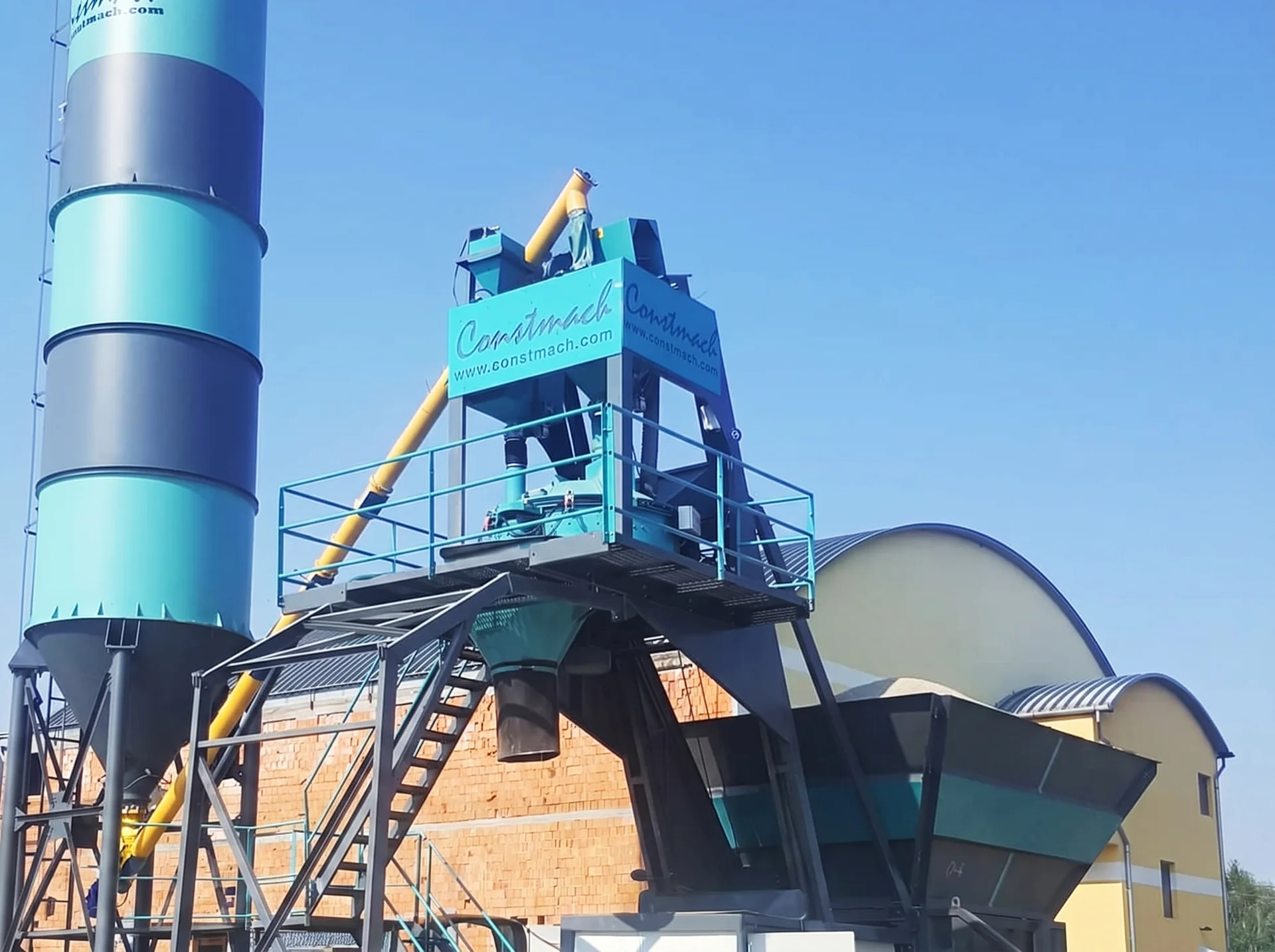 COMPACT 30 / Betonmischanlage — Hungary Installationsreferenz