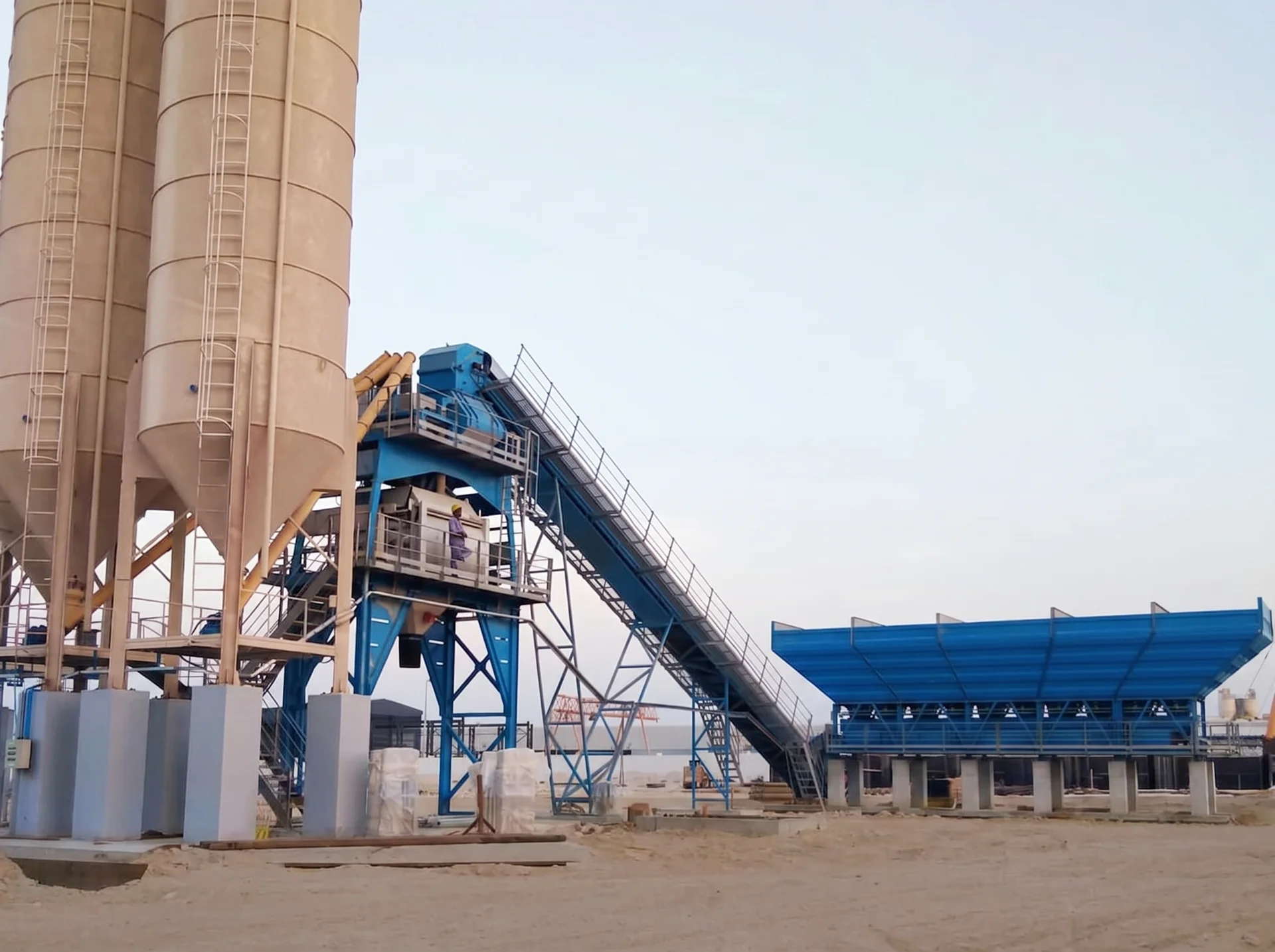 STATIONARY 120 / BETONMISCHANLAGE — Vereinigte Arabische Emirate Installationsreferenz